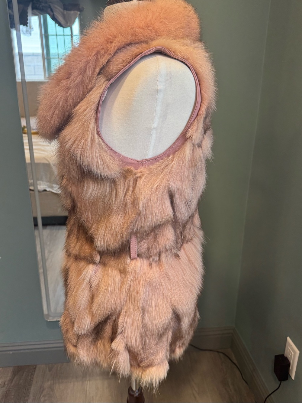 Vintage Real Fox Fur blush excellent condition vest - Picture 5 of 8